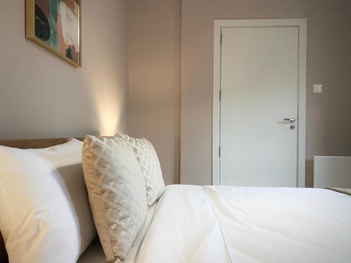 Top Centre Sofia Apartment For 6 Guests エクステリア 写真